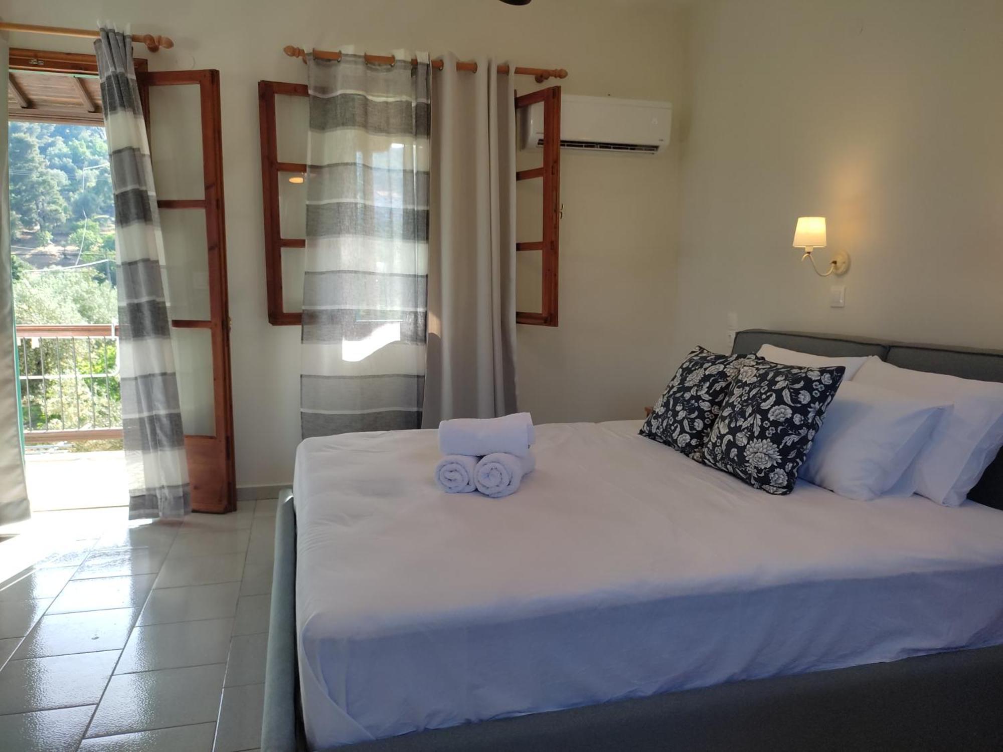 Dafnes Hotel Skopelos Town Bagian luar foto